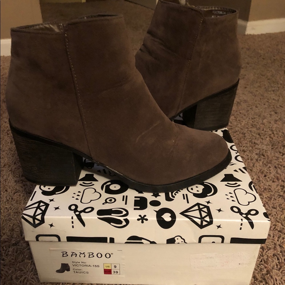 Size 9 Bamboo Brown Suede Booties